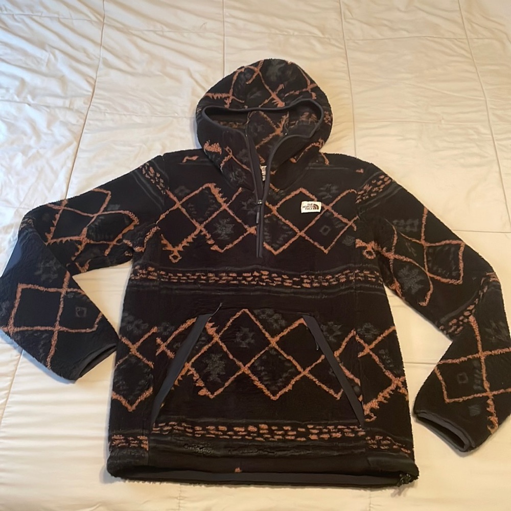 Like new, North Face Mens Sherpa Campshire hoodie
